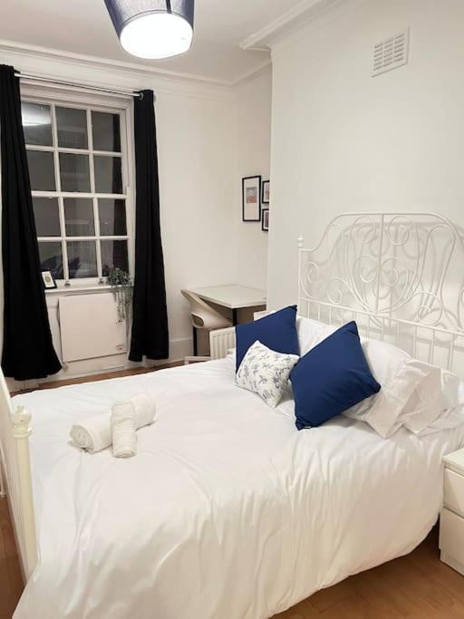 Lovely 2 Bed Flat In Soho! Londen Buitenkant foto