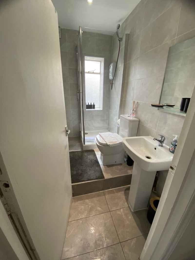 Lovely 2 Bed Flat In Soho! Londen Buitenkant foto